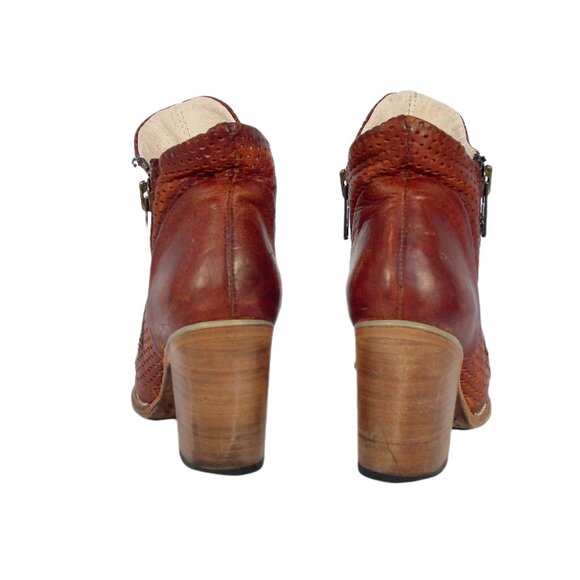 FREEBIRD by STEVEN Bowie $275 Rust Leather Ankle Boots Heeled Booties 7 - Picture 5 of 8